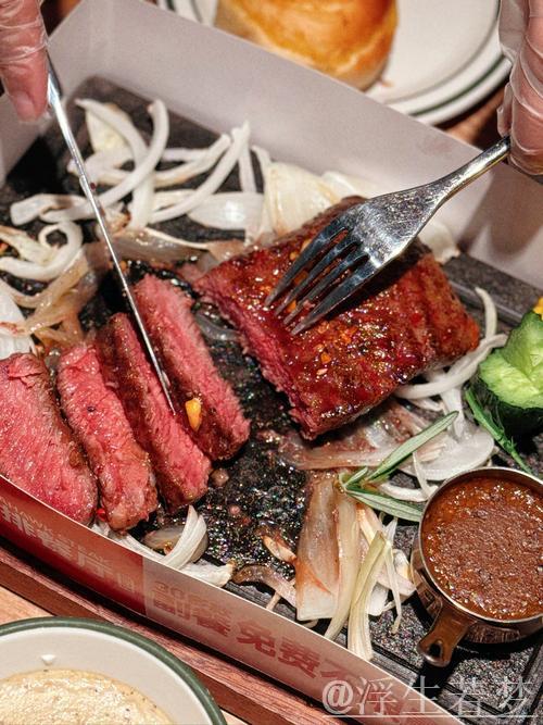 亚当斯社媒分享:战斧劈扣后犒劳自己一顿中餐羊肉串 亚当斯社媒分享:战斧劈扣后犒劳自己一顿中餐羊肉串