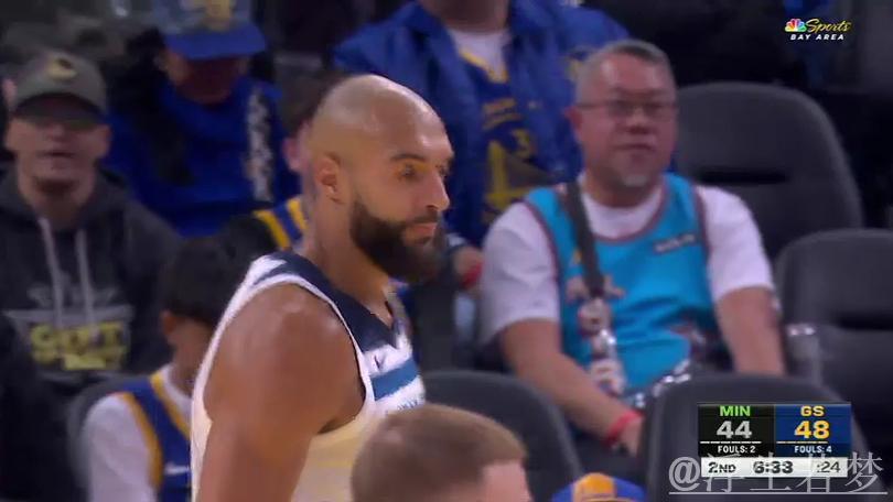 麦克丹尼尔斯妙传 戈贝尔双手扣篮打成2+1 麦克丹尼尔斯妙传 戈贝尔双手扣篮打成2+1